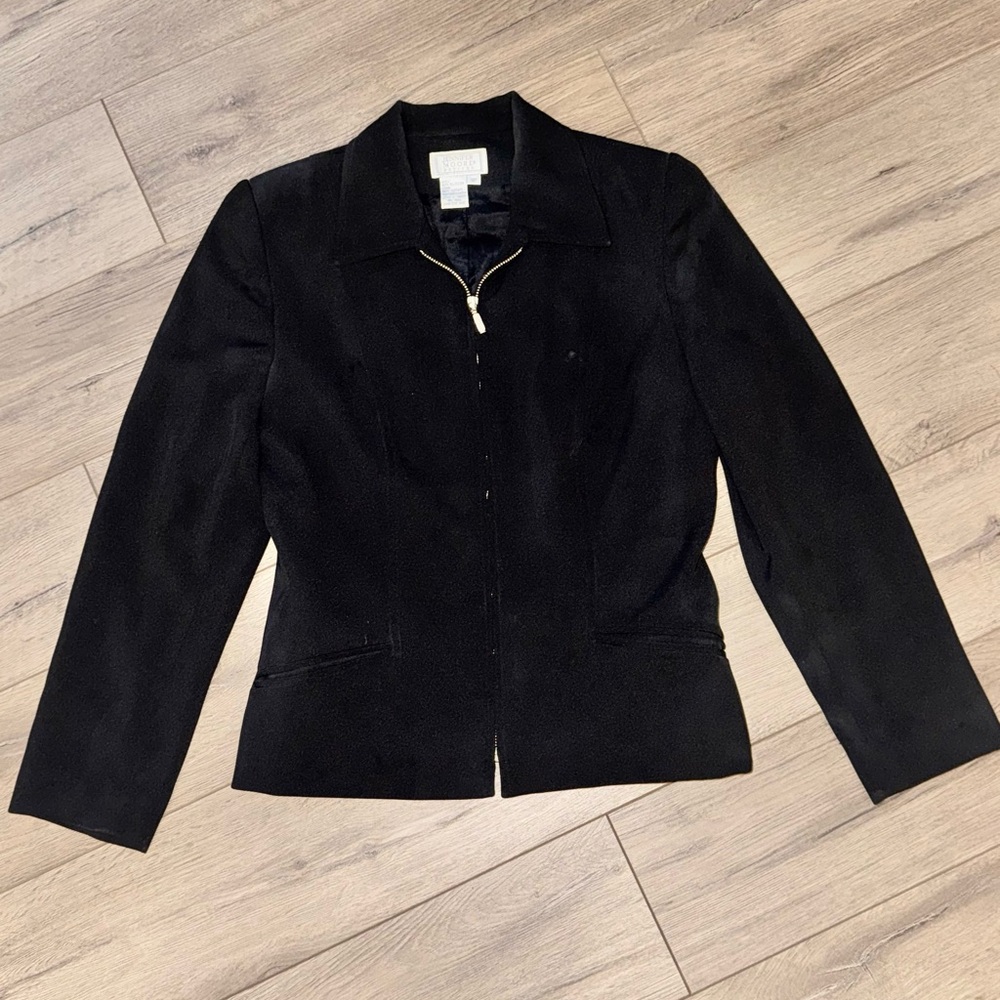 Jennifer Moore Black Tailored Blazer with Zipper Closure